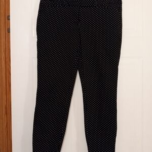 Black Cropped Ankle Pants with Streamlined Silhouette